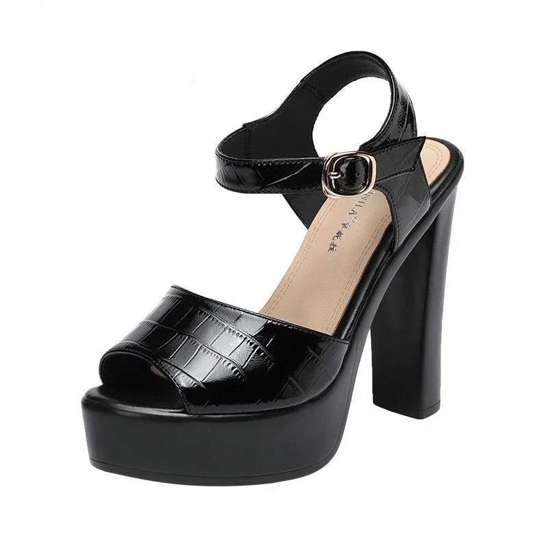 Sandalias de cuero genuino de  - Summer Clothing Collection reseña y precio